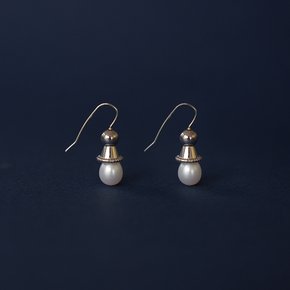 Shimmer pearl earring (2024fw46)