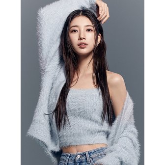 게스 [SUZY] 블링스트랩 날개사 나시 YO4S1613