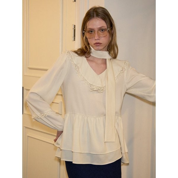 Scarf Ruffle Blouse_ Ivory