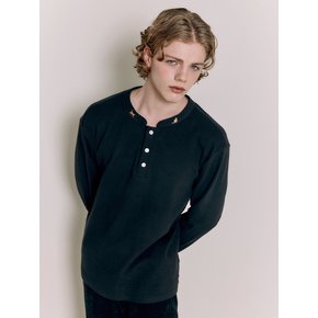 Gem in dream embroidered henley neck ribbed long sleeves black Unisex