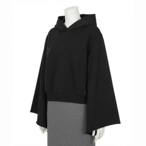 [MUST IT] MM6 와이드 슬리브 후드티 S52GU0224 M25003 899