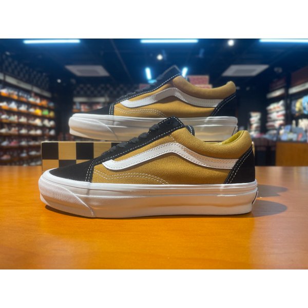 [여주점] (남여공용) 스니커즈 프리미엄 올드스쿨36 LX (브라운) (VN000CNGD3W)