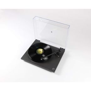 영국 레가 턴테이블 Rega Planar 1 Plus Turntable. Matt 블랙 Finish with Carbon Cartridge an