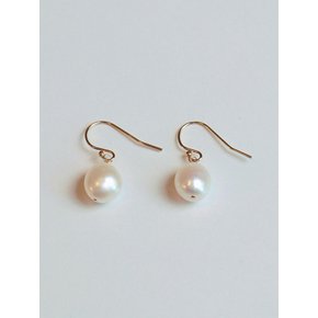 baroque pearl earring