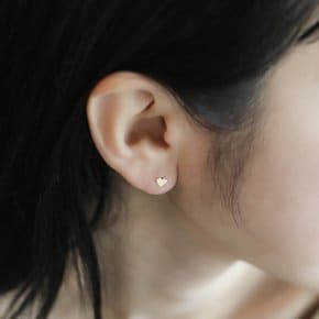 [ 본사정품 / 실크 파우치 쇼핑백 증정 ] 14k 금 민자 하트 귀걸이
