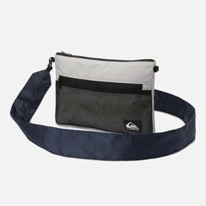 CROSSBODY 스트랩 샤코슈백 QG23OB551QAR MA