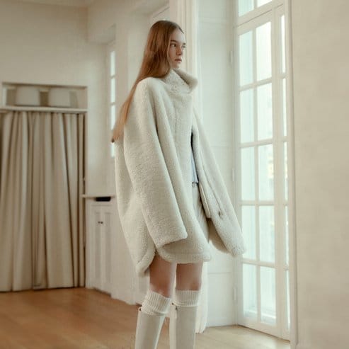 뮤제 NU MOUTON Shearing Reversible MIDDLE Mustang Coat_Ecru Ivory