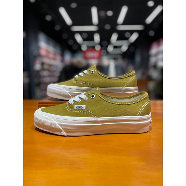 [시흥점] 남녀공용 스니커즈 LX 어센틱 44 (번트골드)(VN000D9NEMJ)