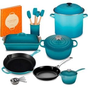 영국 르쿠르제 무쇠냄비 Le Creuset 20 Piece Kitchen Essentials Bundle with Cookbook - Carib