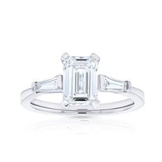 [LAB GROWN DIAMOND][Emerald cut IGI 1.33ct D VVS2] Three Stone Tapered Baguette (Emerald)