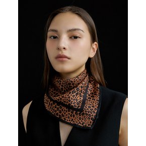 Leopard Square Silk Sacrf 50 - Camel