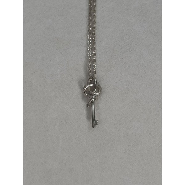 14k Knotted key necklace