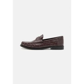 4784551 COACH JOLENE EMBOSSED CROC LOAFER - Slip-ons maple