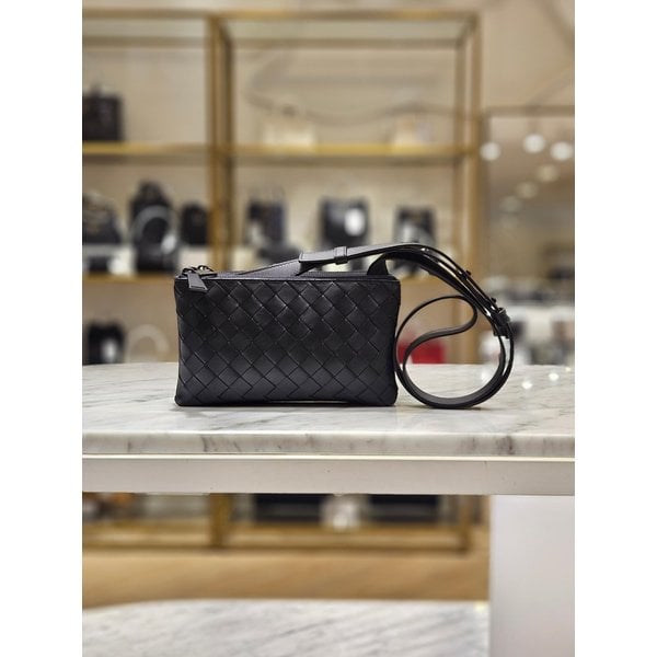 [부산점] 공용 인트레치아토 미니 메신저백 609692-VCPQ1-8984