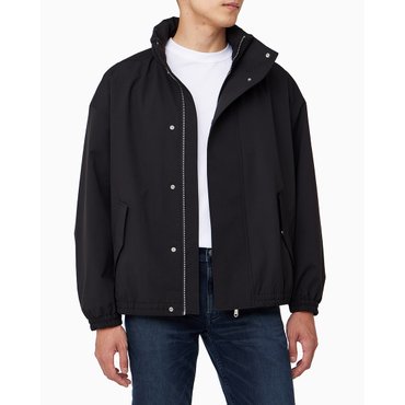 Calvin Klein Jeans 남성 릴렉스핏 패커블 후드 테크 자켓(J327060)