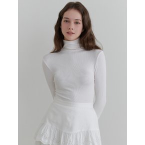 Of turtleneck t-shirt (white)