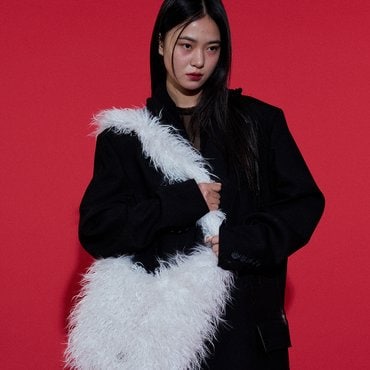 리끌로우 PLUSH FUAX FUR BAG WHITE