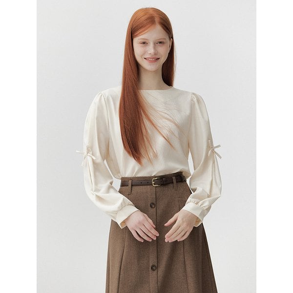 리본 슬리브 라운드 블라우스 (TLBAH2404)