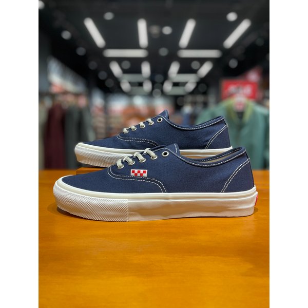 [시흥점] 남녀공용 스니커즈 스케이트 어센틱 (네이비)(VN0A2Z2Z3NT)