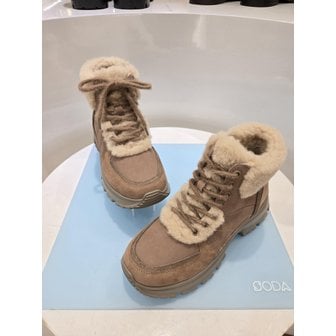 소다 [시흥점] 여성 퍼 하이탑 어글리 부츠 (FLB504)