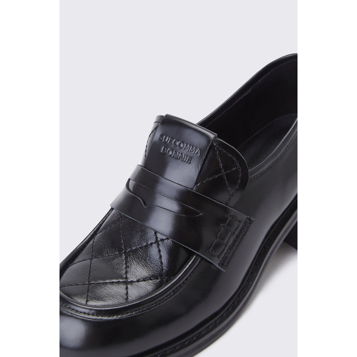 슈콤마보니 Logo penny loafer(black)_DG1DA23520BLK - 신세계백화점