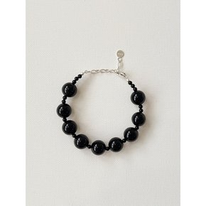 Harmonious Onyx Ball Bracelet