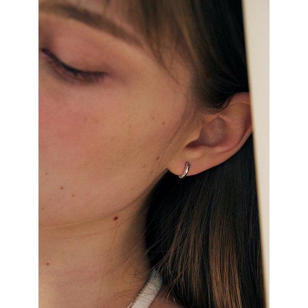 Twisted hoop one-touch Earrings.EB1758