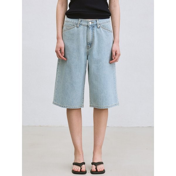 bermuda denim pants (light blue)