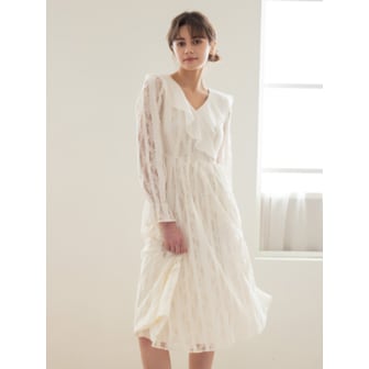 웬스데이딜라잇 WED_Lotus leaf lace dress