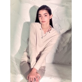 플러키티 Gem in dream embroidered henley neck ribbed long sleeves oatmeal melange Unisex