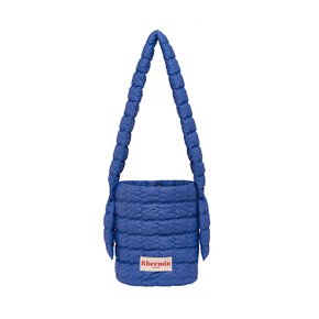 PUPPY quilted BUCKET CROSS NUGGET -  CLASSIC BLUE