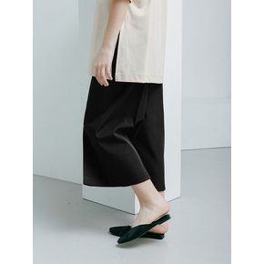 Wide Silhouette Slacks [Black]