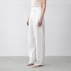 [25여름](택가:119,000원)에센셜 핀턱 스트랩 팬츠(PT-5660)