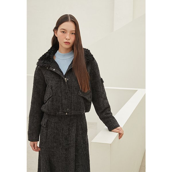 [시흥점] 여성 뽀글이 퍼 믹스 하이넥 루즈핏 점퍼 (EQ4WZ960)