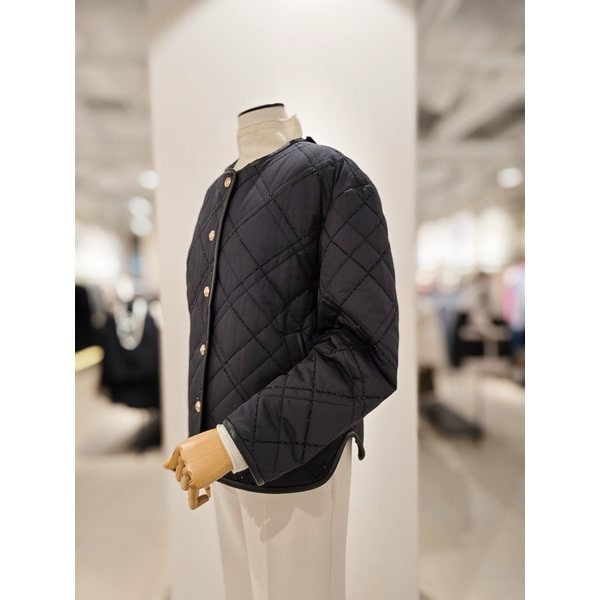 [파주점] 퀼팅 메탈 버튼 포인트 패딩 점퍼 CPAA2PD211