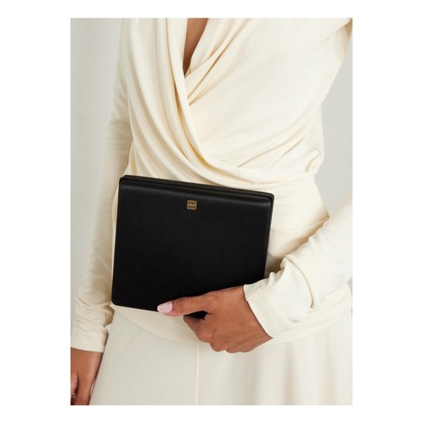 장식 새틴 클러치 블랙 1647597350652612