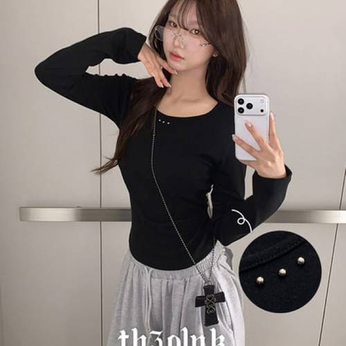 더핑크 / 나멜 슬림핏 스터드 무지 긴팔티