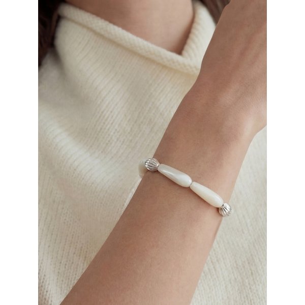Glow White Shell Bracelet