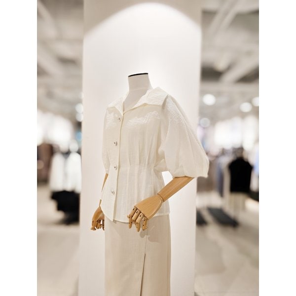 [파주점] [더아이잗컬렉션]턱 디테일 돌먼 슬리브 블라우스 CR6A0BL071