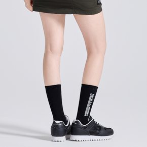 유니 로고 디테일 쿠션 중목 양말 블랙
