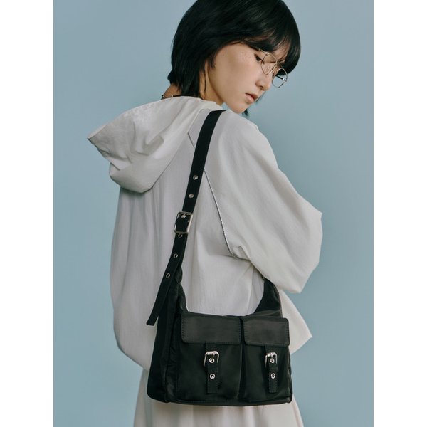 버클 포켓 숄더 백 AS7AB281