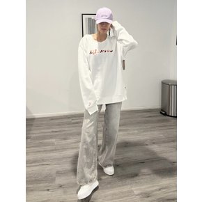 25FW 남녀공용 브레스트 캔서 어웨어네스 로고 스웻셔츠 BCA12WH
