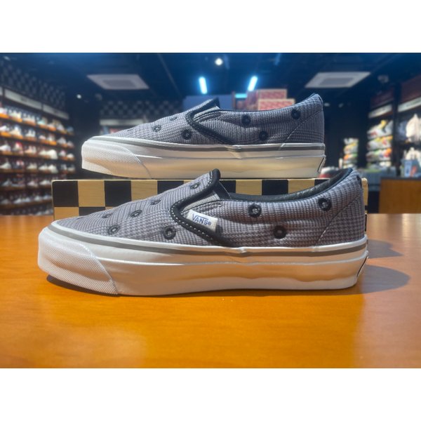 [여주점] (남여공용) 스니커즈 프리미엄 슬림온 리이슈 98 (그레이) (VN000NBME4A)