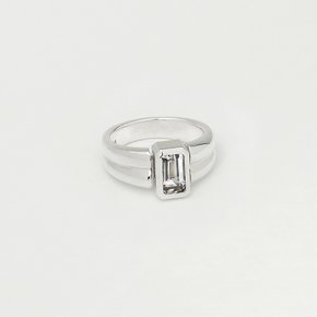 emerald cut natural white topaz ring