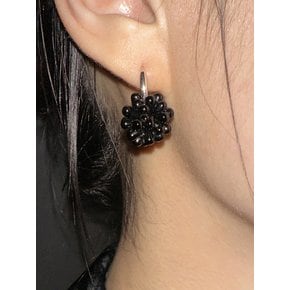 23 DAILY_BLACK BALL OF DOTS EARRING