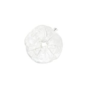 Floral scrunchie_Jacquard white