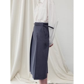 SIDE SLITED MIDI SKIRT