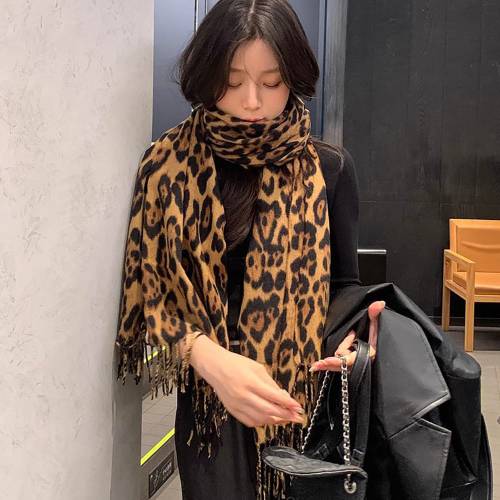 미즈큐즈 / 레오파드 패턴 머플러 숄 프린지 목도리