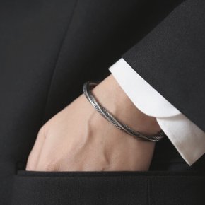 써지컬스틸 빗살 패턴 꼬임 쉐입 남성 오픈 뱅글 팔찌