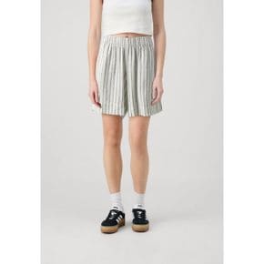 4773354 GAP FLOWY PULL ON - Shorts black/white